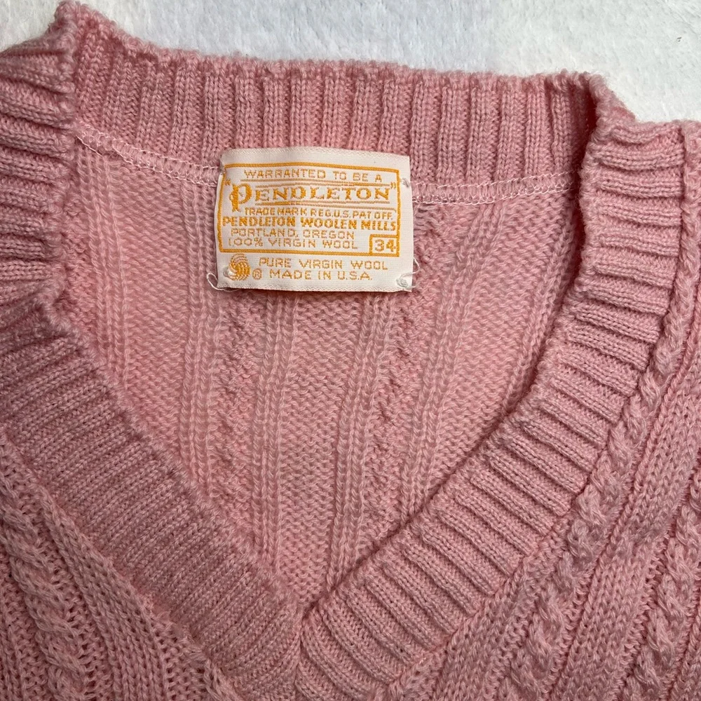 Pendleton regular Women's 100% Wool V-Neck Sweater Vest Size 34 pink